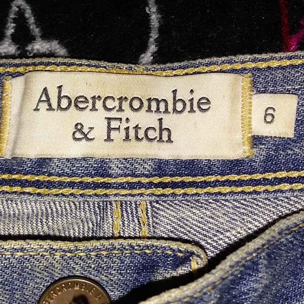 Women's Abercrombie&Fitch shorts - Picture 2 of 5